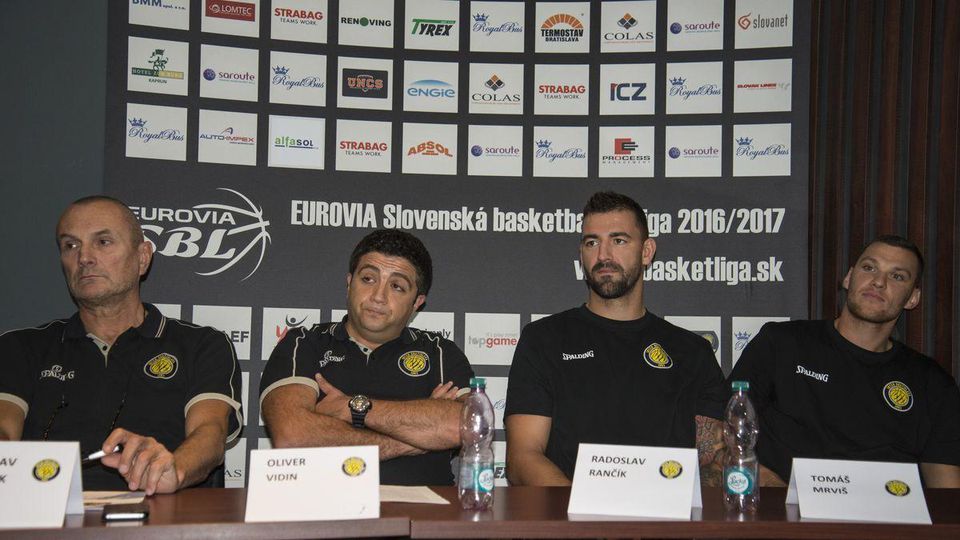 Inter Bratislava tlacovka nova sezona okt16 TASR