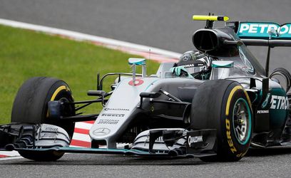 VC Japonska: Rosberg vyhral, Mercedes si zabezpečil Pohár konštruktérov