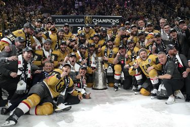 Strážca Stanley Cupu oznámil šampiónom z Vegas skvelú správu. Stane sa to prvýkrát v histórii