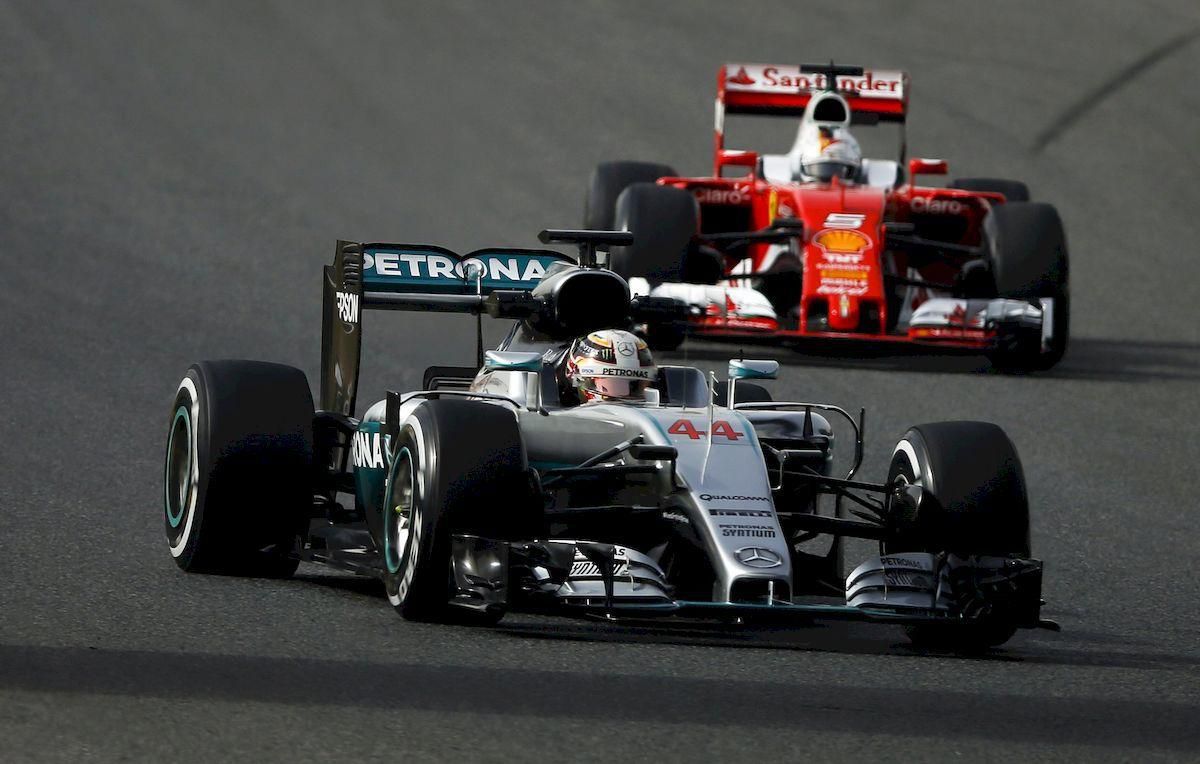 Mercedes Ferrari Lewis Hamilton Sebastian Vettel Barcelona testy feb16 Reuters