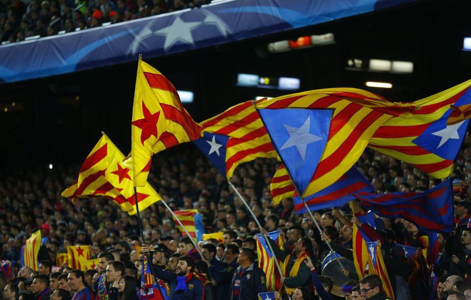 Barcelona Estaladas vlajky Katalansko apr16 TASR