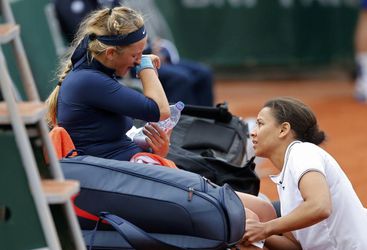 Roland Garros: Azarenková skrečovala a končí už po úvodnom kole