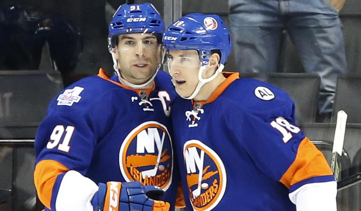 John Tavares a Ryan Strome, New York Islanders, golova radost, NHL, Apr2016