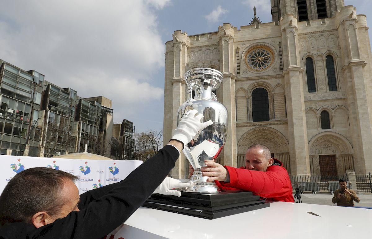 Trofej EURO 2016 predstavenie apr16 Reuters