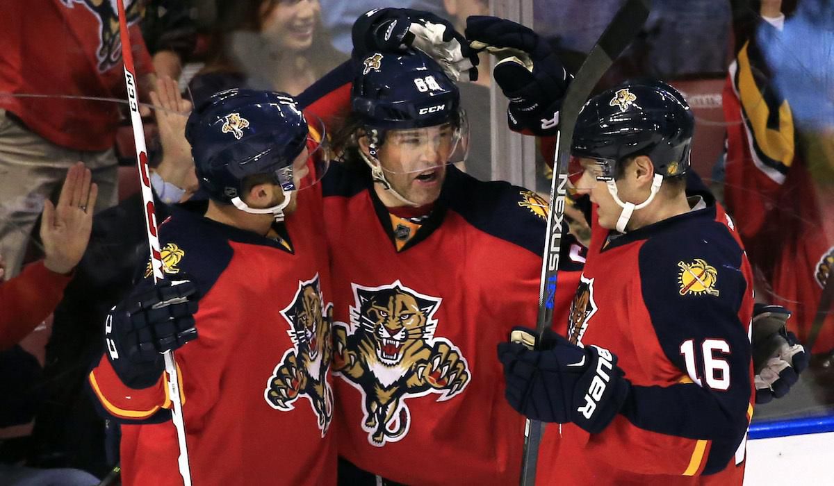 Jaromir Jagr a spol, Florida Panthers, golova radost, cervene dresy, NHL, Mar2016