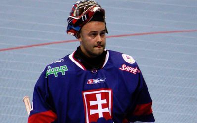 Najlepší hokejbalista sveta chytá v slovenskej bráne
