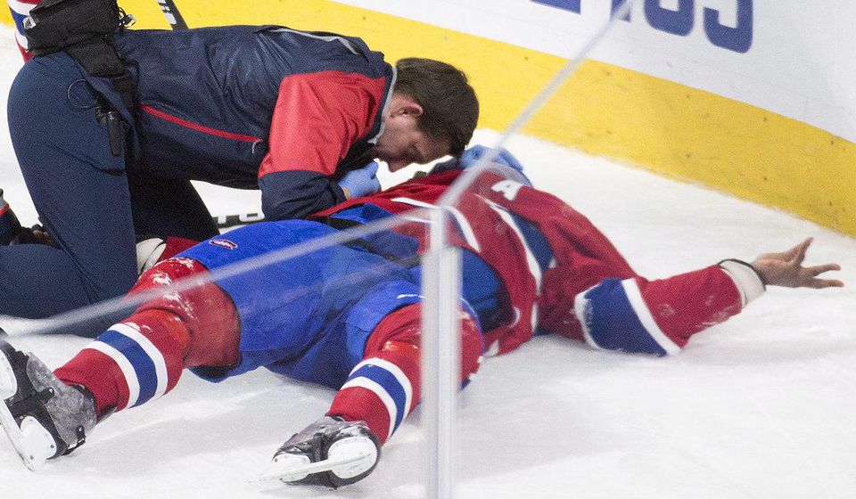 PK Subban, Montreal Canadiens, zraneny na lade, foto2, vs. Buffalo Sabres, NHL, Mar2016