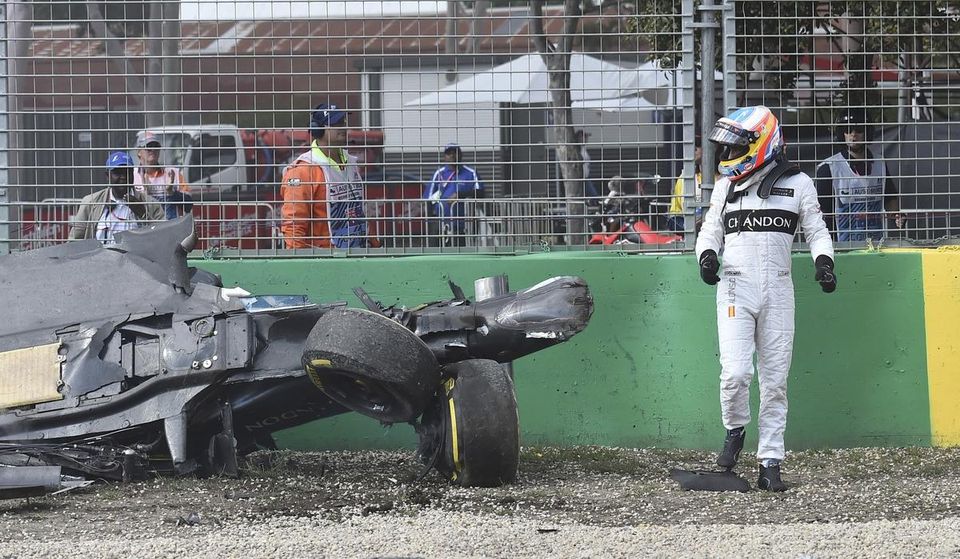 Fernando Alonso, McLaren, tazka havaria, Velka cena Australie, foto9, Mar2016