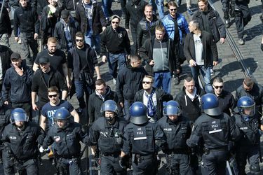 Pred hesenským derby v Darmstadte zadržala polícia 530 fanúšikov