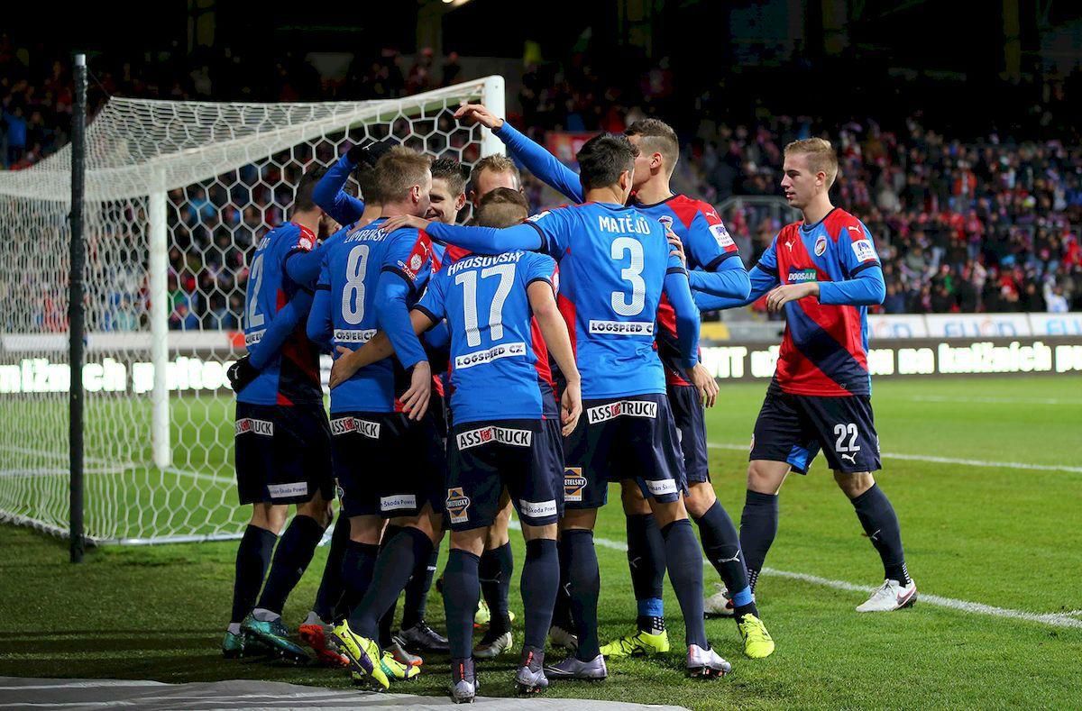 Patrik Hrosovsky hraci radost gol Viktoria Plzen dec15 fcviktoria.cz