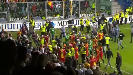 Video: Fanúšikovia nezvládli zostup, pustili sa do hráčov súpera