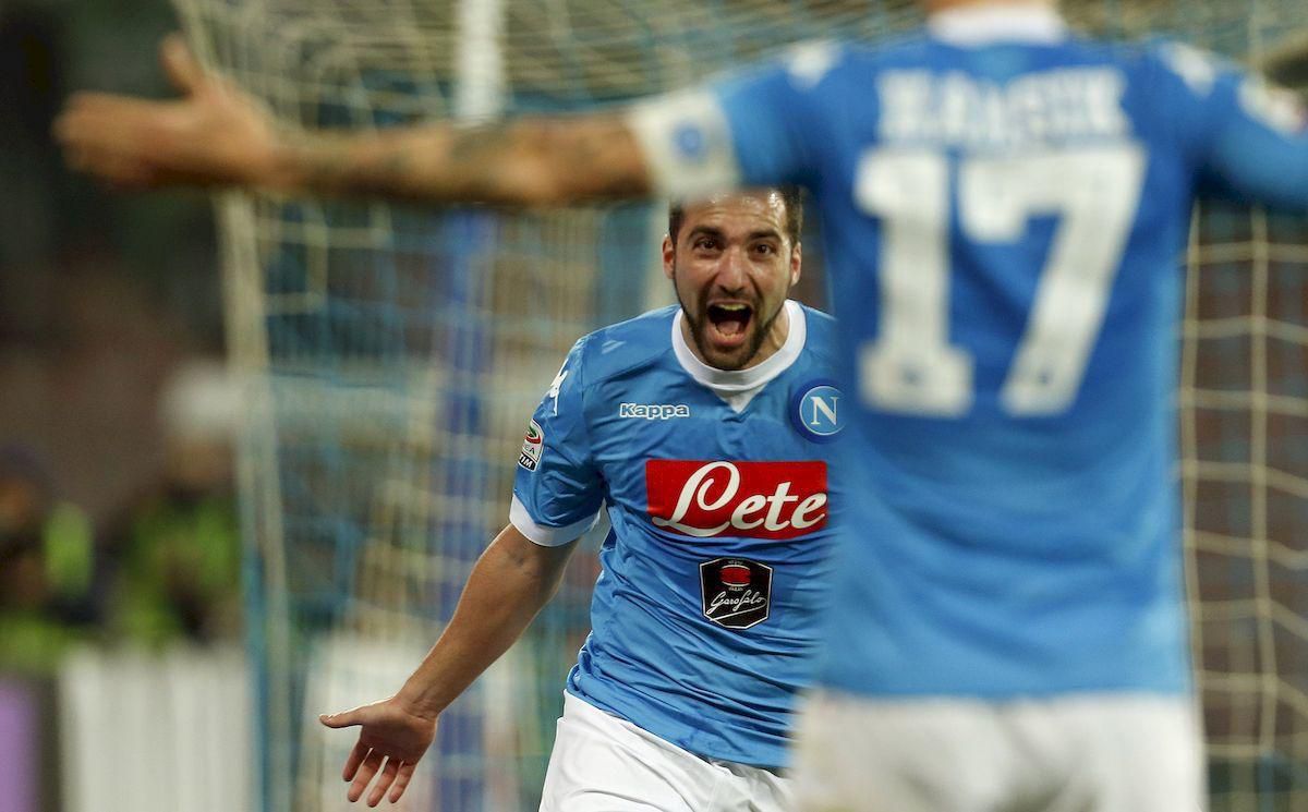 Marek Hamsik Gonzalo Higuain SSC Neapol gol jan16 Reuters