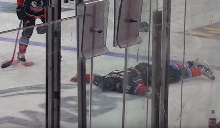 Video: Starého bitkára z NHL dobehla karma: V AHL dostal tvrdý knokaut