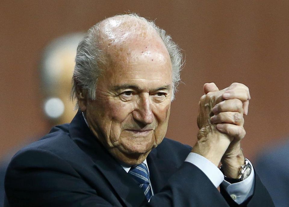 FIFA zverejnila Blatterov plat, vlani stratila obrovskú sumu
