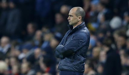 Everton prepustil trénera, údajne lanári holandskú legendu