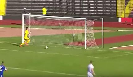 Video: Srb Maksimovič sa blysol krásnym gólom do vlastnej brány