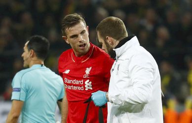 Záložník Liverpoolu Henderson si v Dortmunde zranil koleno