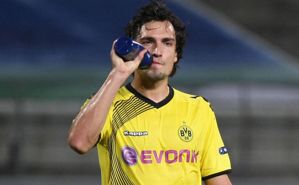 Hummels zvažuje ponuku od Bayernu