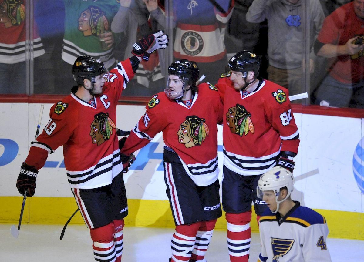 Jonathan Toews Andrew Shaw Marian Hossa Chicago Blackhawks jan16 TASR