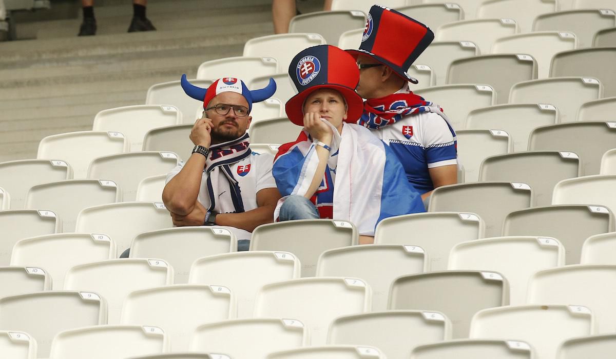 Slovensko, fanusikovia, sklamanie, na tribune, vs. Wales, EURO 2016