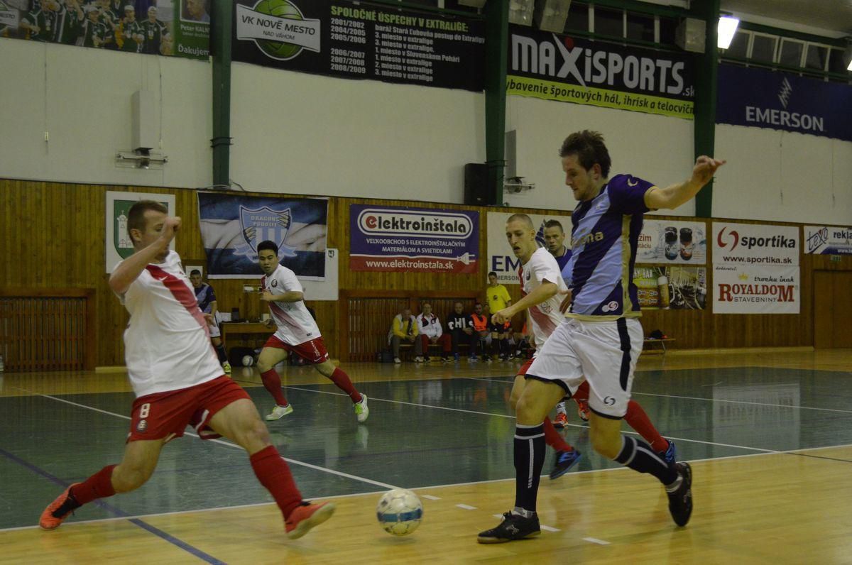 FK Dragons Podolie futsal 1 apr16 Rastislav Bobocky