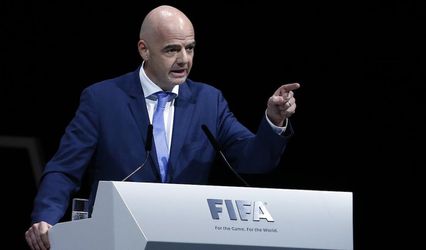 Voľba prezidenta FIFA: V 1. kole dostal Infantino najviac hlasov