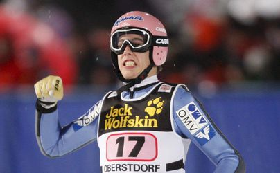 Skoky na lyžiach: Lukasa Müllera prepustili z nemocnice