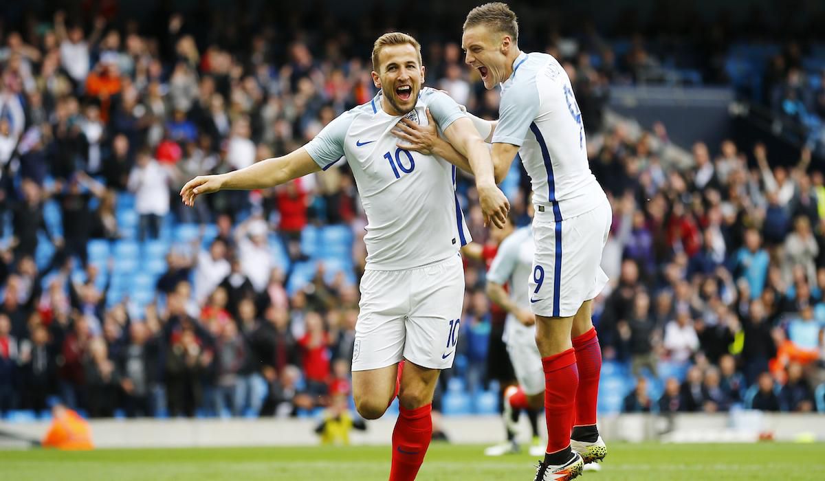 Harry Kane, Jamie Vardy, Anglicko, radost, gol maj16