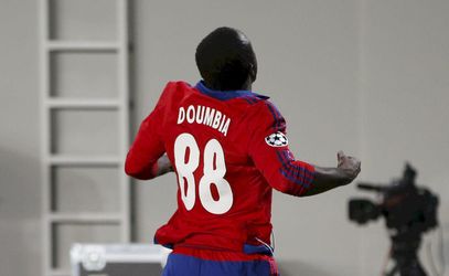 Do Newcastle United prichádza na hosťovanie kanonier Doumbia