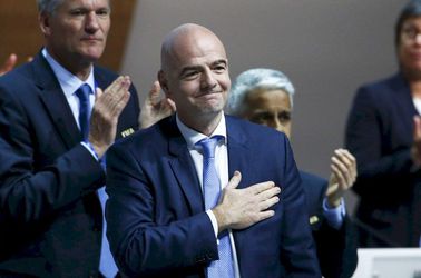 FIFA má nového šéfa, prezidentom Švajčiar Gianni Infantino!