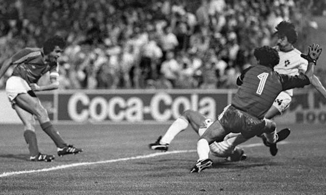 Michel Platini striela v semifinale vitazny gol, EURO 1984