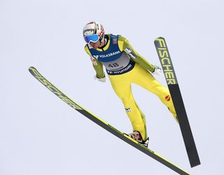 Skoky na lyžiach-SP: Na "mamuťom" mostíku vo Vikersunde triumf Kranjeca