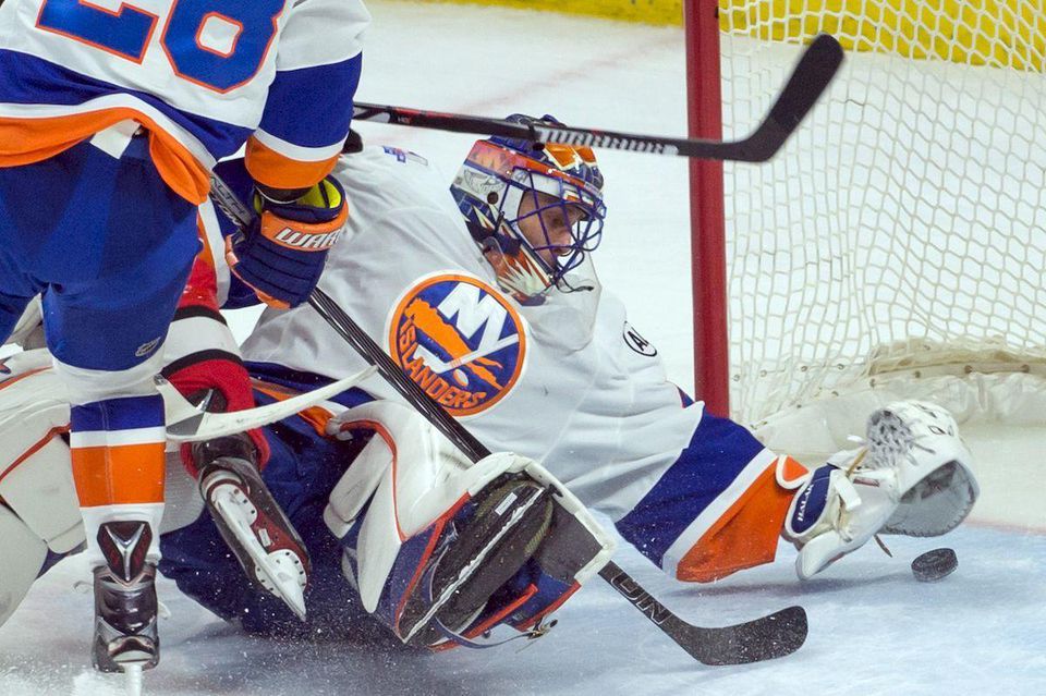 Jaroslav Halak New York Islanders zakrok feb16 Reuters