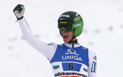 Skoky na lyžiach-SP: V Sappore triumf Slovincov
