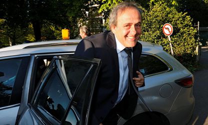 Platini sa obhajoval pred súdom, Blatter mu svedčil