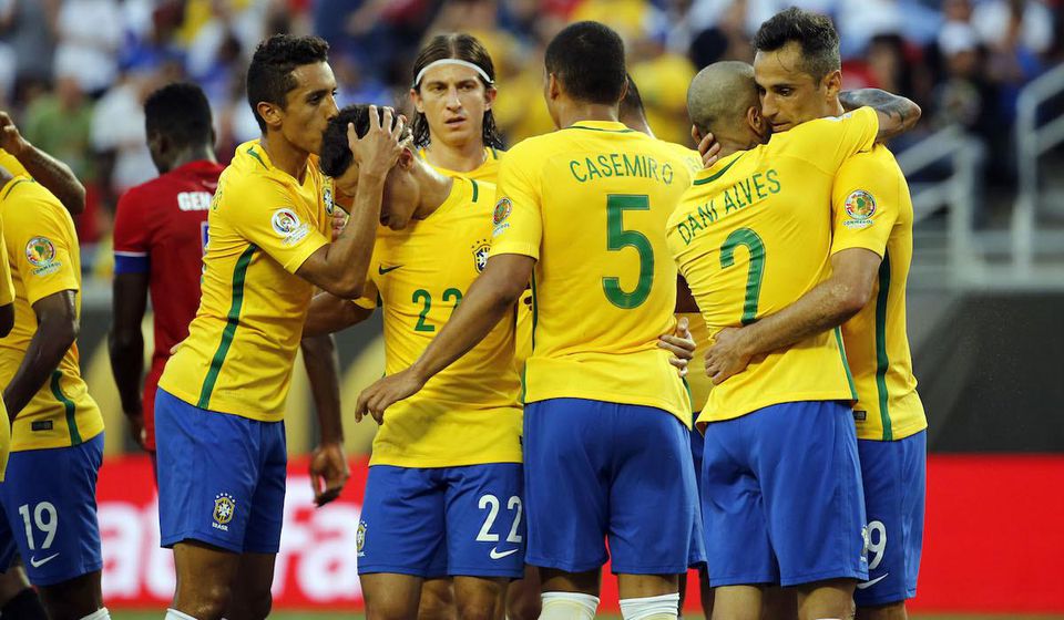 Brazilia, hraci, radost, gol, Copa America, jun16