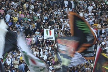 Dvaja fanúšikovia Juventusu utrpeli vážné poranenia po finále Talianskeho pohára