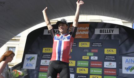 Video: Critérium du Dauphiné: Hagen sa tešil po tesnom špurte