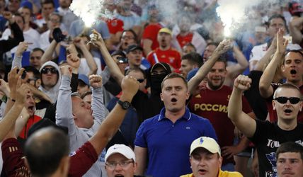 Ruský futbalový zväz odsúdil správanie svojich fanúšikov
