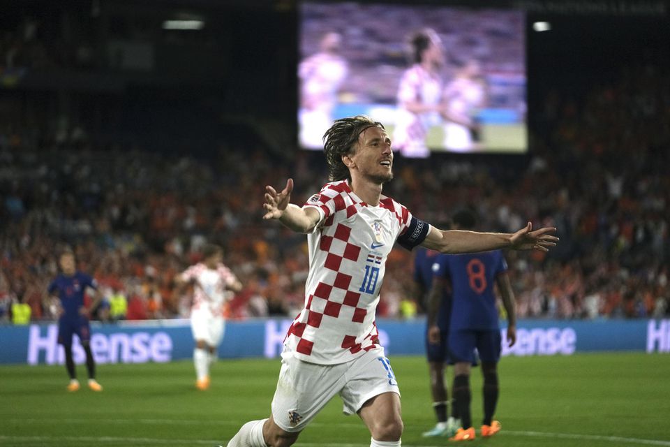 Luka Modrič oslavuje gól do siete Holandska v semifinále Ligy národov