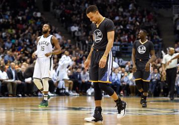 Video: NBA: Milwaukee prerušilo rekordnú šnúru výhier Golden State