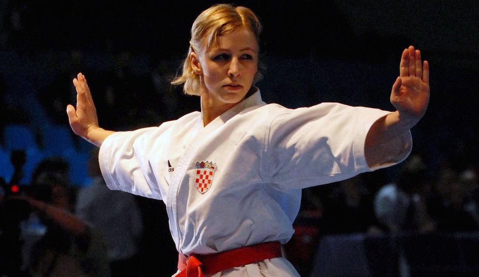 Karate: Mladé Slovenky na ME regiónov v cvičení kata s bronzom