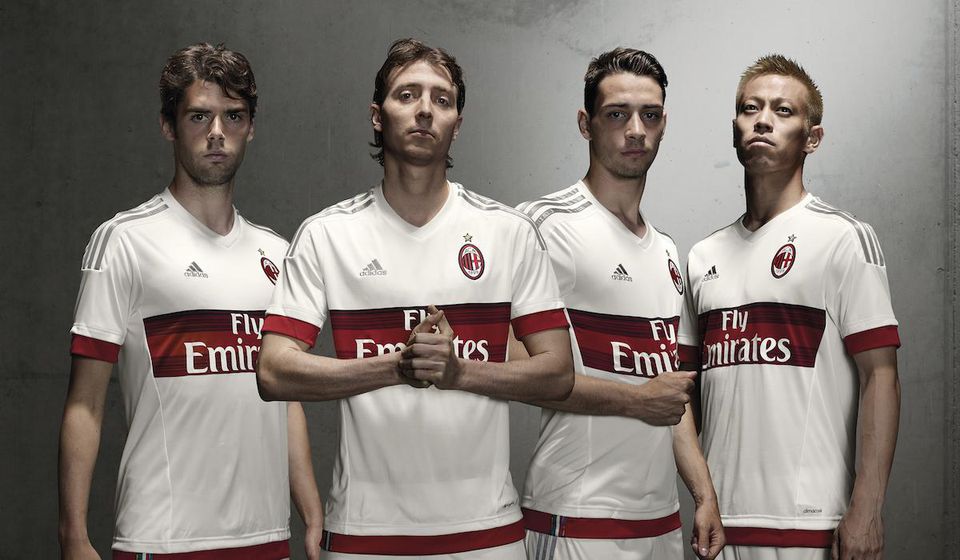 Video: AC Miláno predstavuje nové dresy