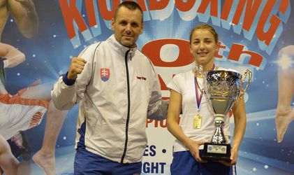 Kickbox-MS: Slováci si vezú päť medailí, historické zlato Petríkovej