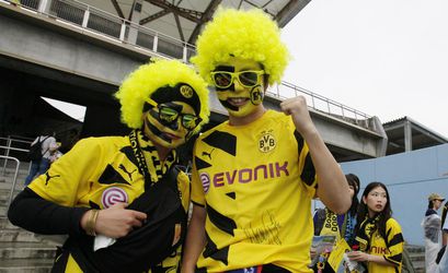 Fanúšik si zahral nahý v kotli Borussie Dortmund