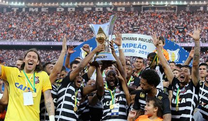 Futbalisti Corinthians si po vysokej výhre prebrali pohár majstra