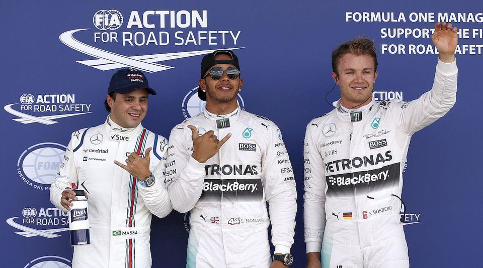 Hamilton získal pole v Silverstone, z druhého miesta Rosberg