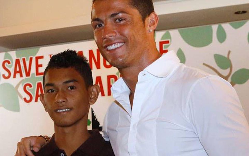 Prežil cunami, Ronaldo mu pomohol a bude z neho hviezda