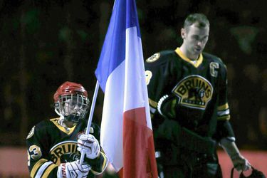Foto: NHL sa modlí za Paríž: Chára, Hossa i Daňo v smútku