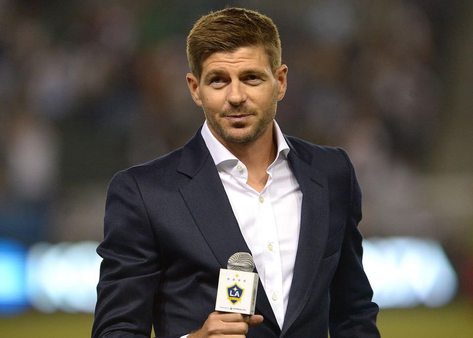 Video: Gerrarda vítali v LA plné tribúny